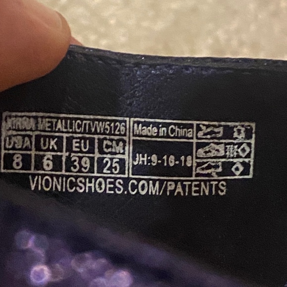 Vionic leather sandal. Blue metallic. Sz 8. Eu 39 - Picture 6 of 16